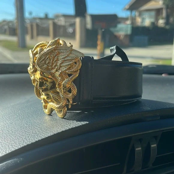 Versace belt in mint condition